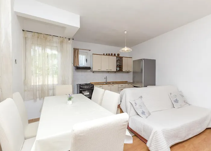 Dasa Apartamento Primošten